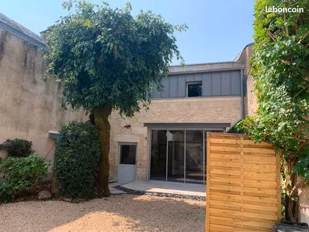 maison atypique à louer plein centre au calme
