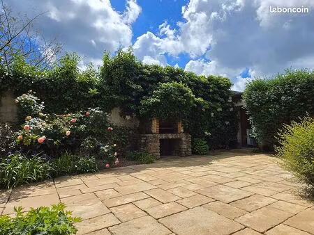 maison 8 pièces 230 m²