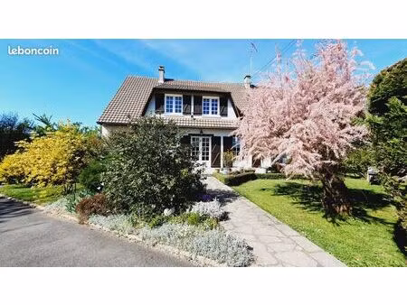 maison 6 pièces 163 m²
