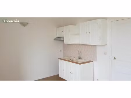 réf m2- f1 bis de 29 33 m² à 5 min à pied centre ville
