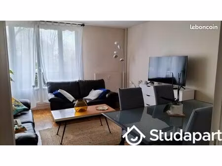 chambre 1 pièce 9 m²