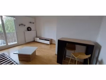 studio + balcon + cave + parking