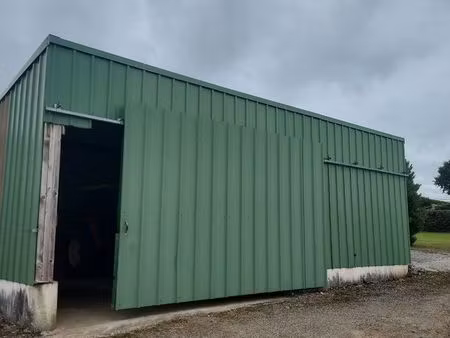 location hangar