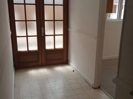 maison individuelle avec 3 chambres et double garage