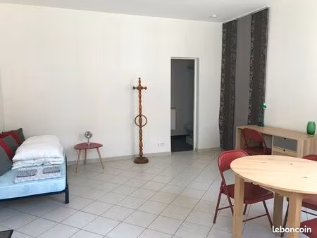 studio confortable