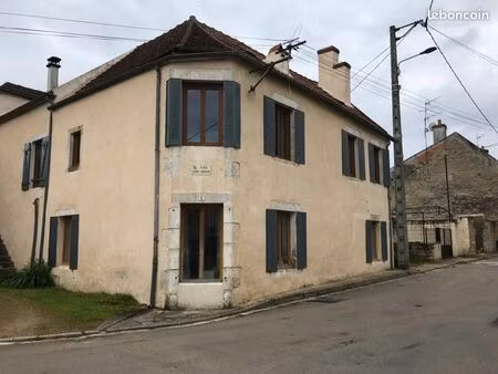 location maison à montillot
