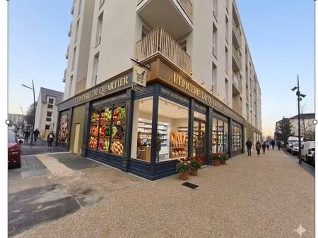 baux a ceder locaux commerciaux creil zone franche