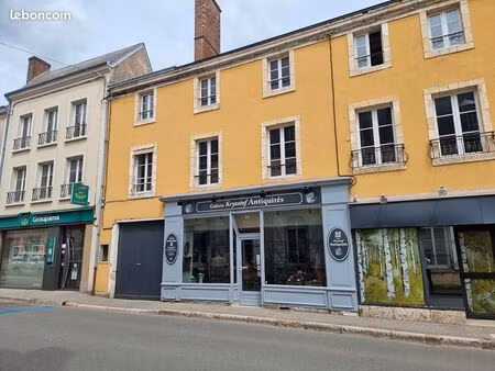 immeuble 8 pièces 103 m²