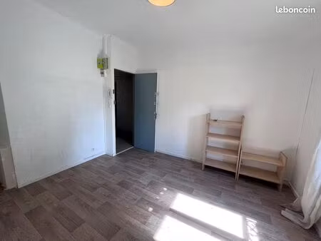 perpignan zone franche  bureau 15m²