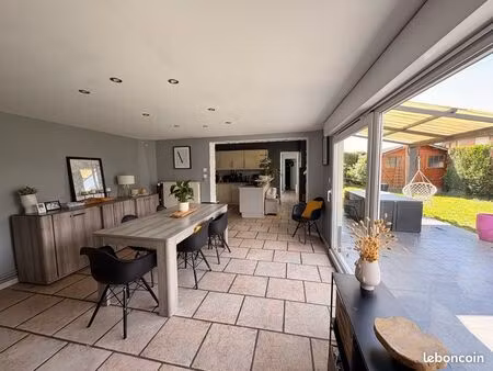 maison mitoyenne avec jardin et garage