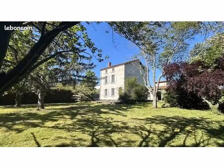 propriété 6 pièces 121 m²