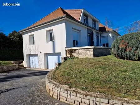 maison lumineuse 207m2