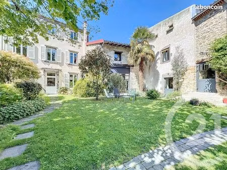 maison 12 pièces 361 m²