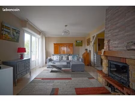 appartement lumineux avec vue dégagée à cronenbourg-nord