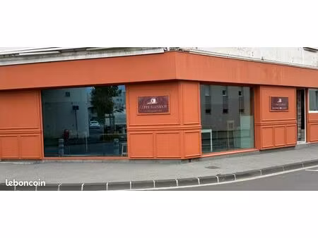 restaurant clès en main - 49 couverts - loyer 640 ht - fort potentiel