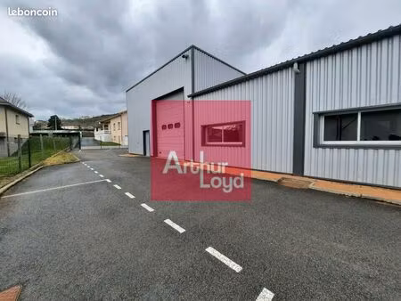 local d'activite 775 m² romagnat