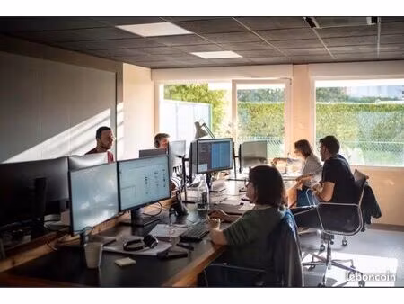 bureaux de 100m2 et 2 places de parking à vendre ou à louer
