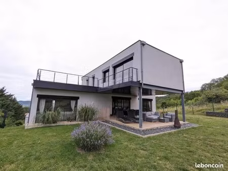 villa 6 pièces 153 m²