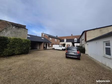 maison 6 pièces 370 m²
