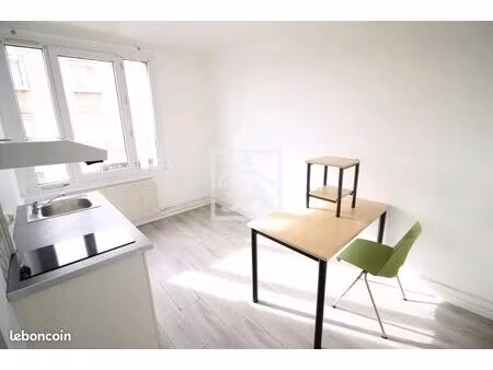 studio 1 pièce 19 m²
