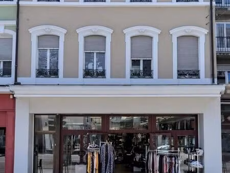 inconnu 1 pièce 300 m²