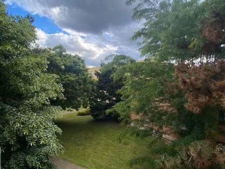 appartement 4 pièces de 88 m² situé au 2ᵉ étage avec garage