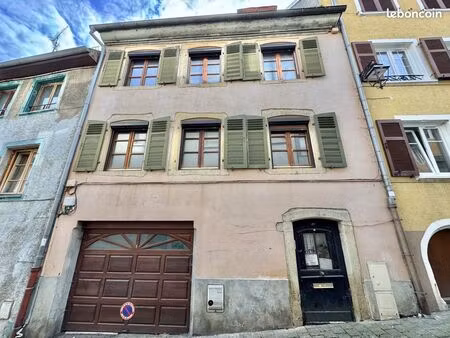 immeuble 10 pièces 235 m²