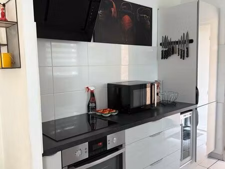 villa t3 2 faces entièrement meublée garage terrasses jardinets