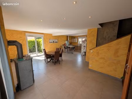 maison - 100 m² - 5 pièces