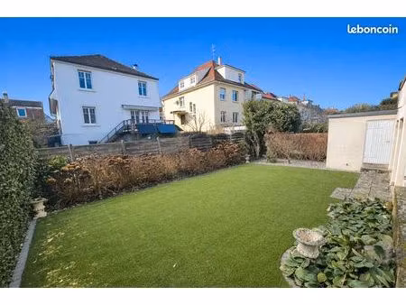 maison 8 pièces 211 m²