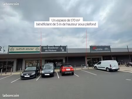 a louer local commercial 170 m² à 3 min de béthune