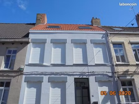 bergues : maison 110m² habitable refait à neuf  3 chambres  2 sdb  sans extérieur