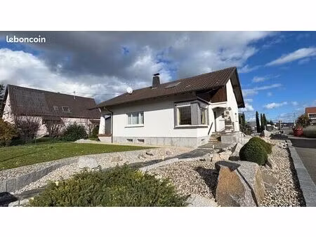 belle maison de famille très bien entretenue