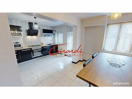 maison 6 pièces 156 m²