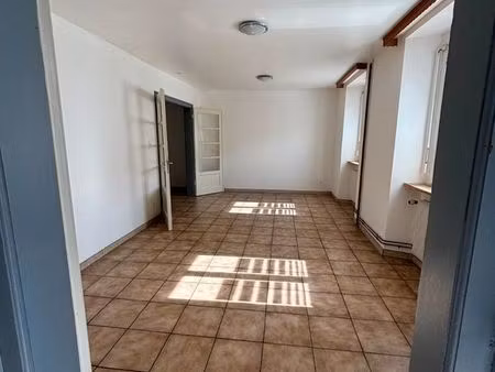 maison f5 sur 2 niveaux