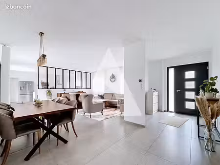 maison 6 pièces 145 m²
