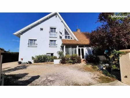 maison 4 pièces 207 m²