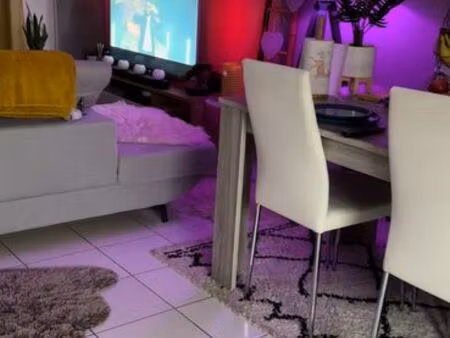 jolie t2 meublé avec une terrasse de 15 m2