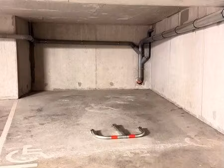 place parking intérieure
