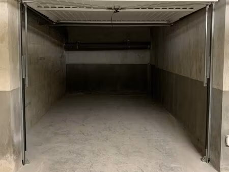 garage box sécurisé 14m2 en sous-sol