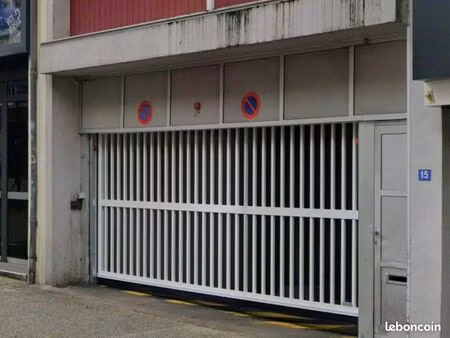 box en sous-sol sécurisé