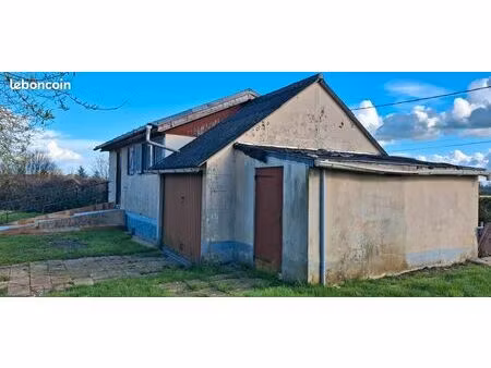 terrain de loisir avec maisonnette