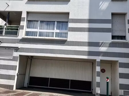 vente garage cran gevrier