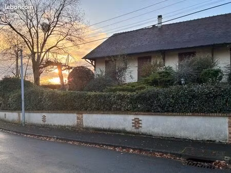 maison proche commodités centre saint georges du bois