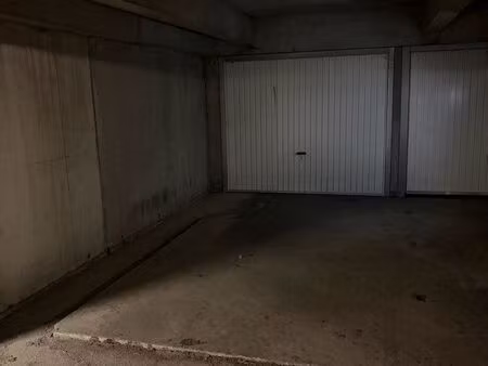 box + place de parking