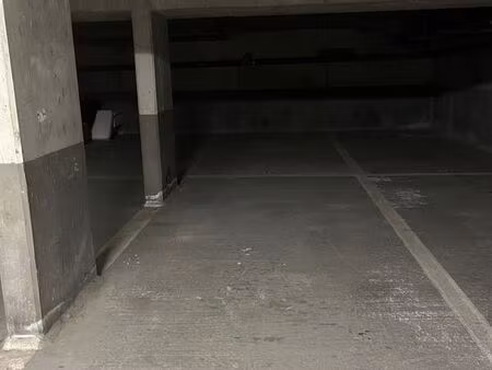 place de parking double