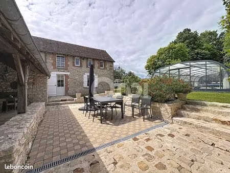 maison 6 pièces 254 m²