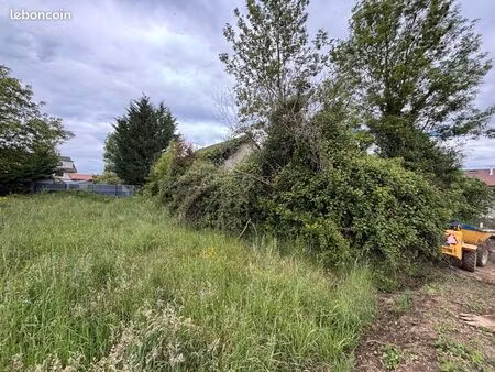 terrain douane de sezegnin