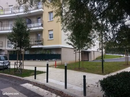 place de parking sous-sol - résidence sécurisée
