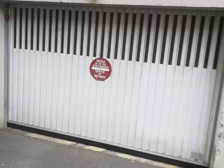 loue place de parking couvert